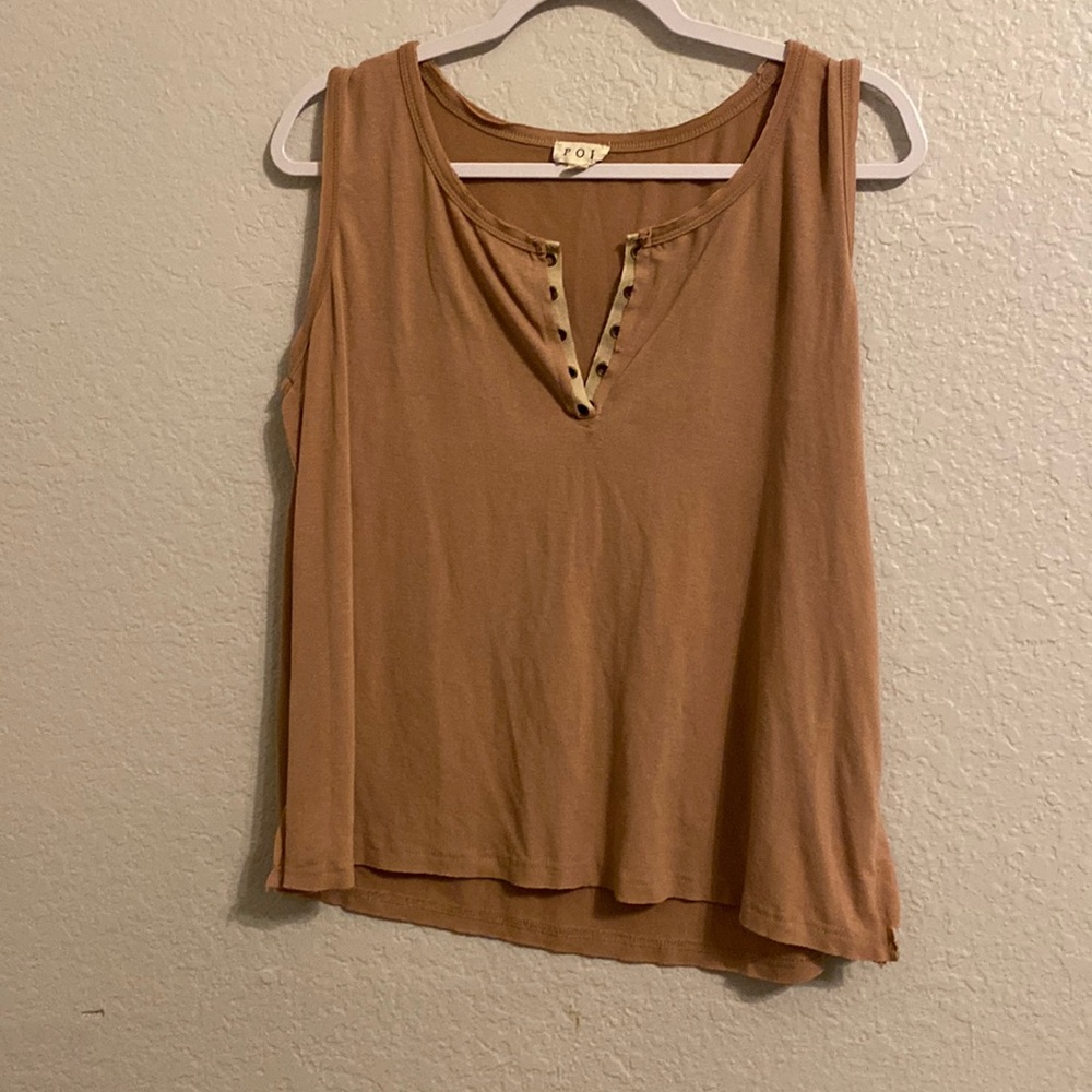 P O I V-Neck Dusty Rose Tank Top. Size Medium.
